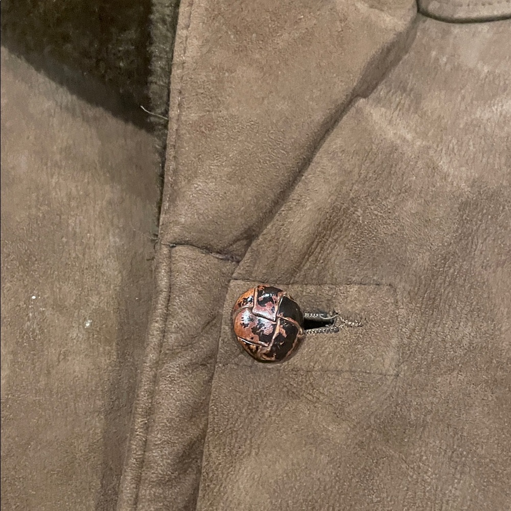 Men's Brown Suede Shearling Jacket. - Picture 8 of 11